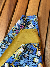 Load image into Gallery viewer, William Morris, Strawberry Thief