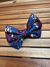 Load image into Gallery viewer, William Morris snakehead Red