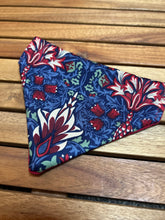 Load image into Gallery viewer, William Morris snakehead Red