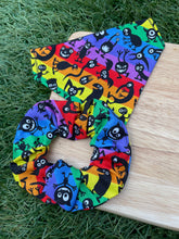 Load image into Gallery viewer, Bugsy - Pet Bandanas & Matching Scrunchies