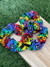 Load image into Gallery viewer, Bugsy - Pet Bandanas & Matching Scrunchies