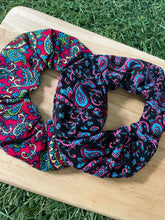 Load image into Gallery viewer, Paisley pattern Pet Bandanas & Scrunchies - Black and Pink or Pink and Green