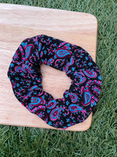 Load image into Gallery viewer, Paisley pattern Pet Bandanas &amp; Scrunchies -  Black and Pink or Pink and Green
